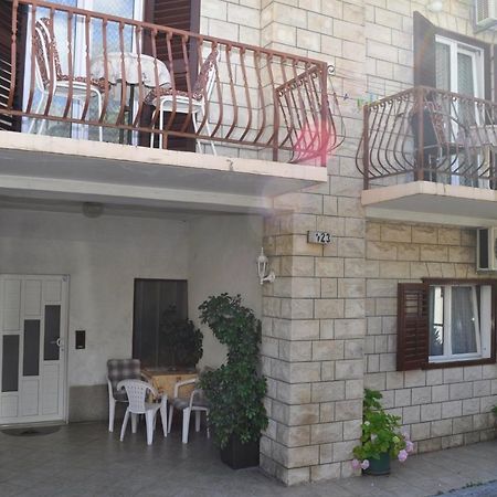 Apartments And Rooms Ljuba - 130 Meter From Sea Makarska Exterior foto