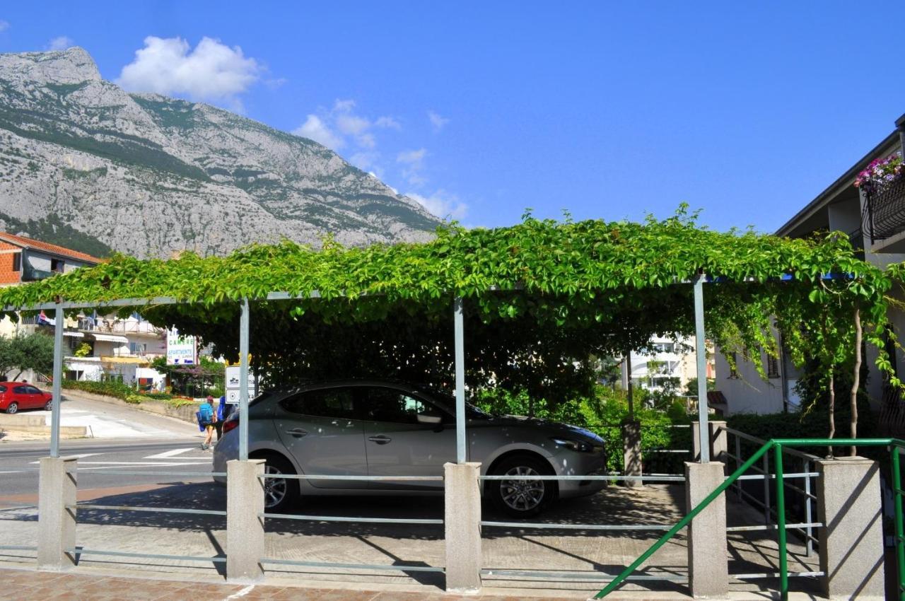 Apartments And Rooms Ljuba - 130 Meter From Sea Makarska Exterior foto